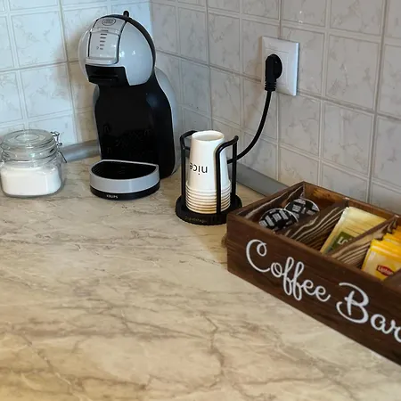 Near The * קסטוריה