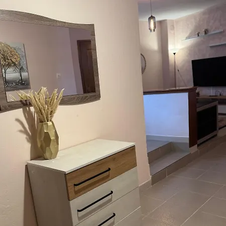 דירה Near The קסטוריה